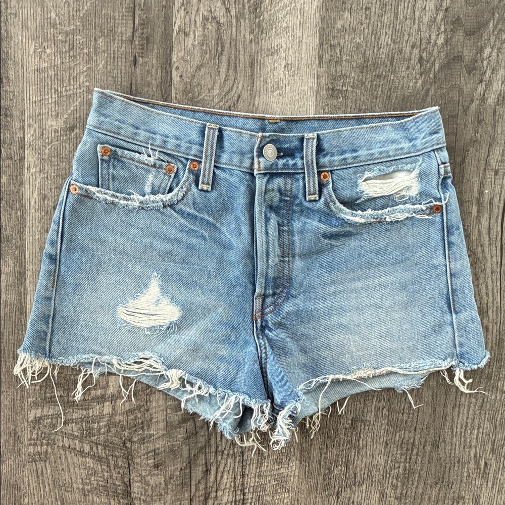 Levi 501 Cut-Off Denim Shorts ✧ Size 27